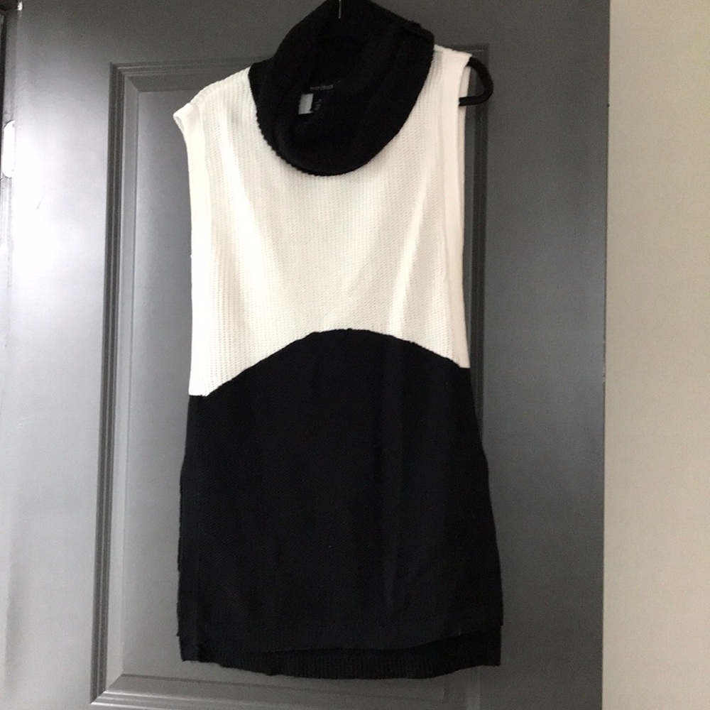 White/ black sweater